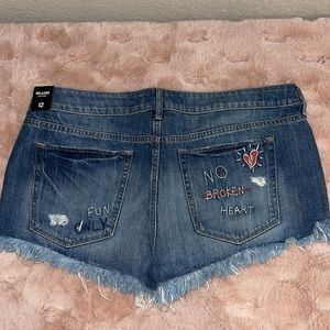 Express New Women’s Shorts No Broken Hearts/ Fun Only Relaxed  Low Rise Size 12